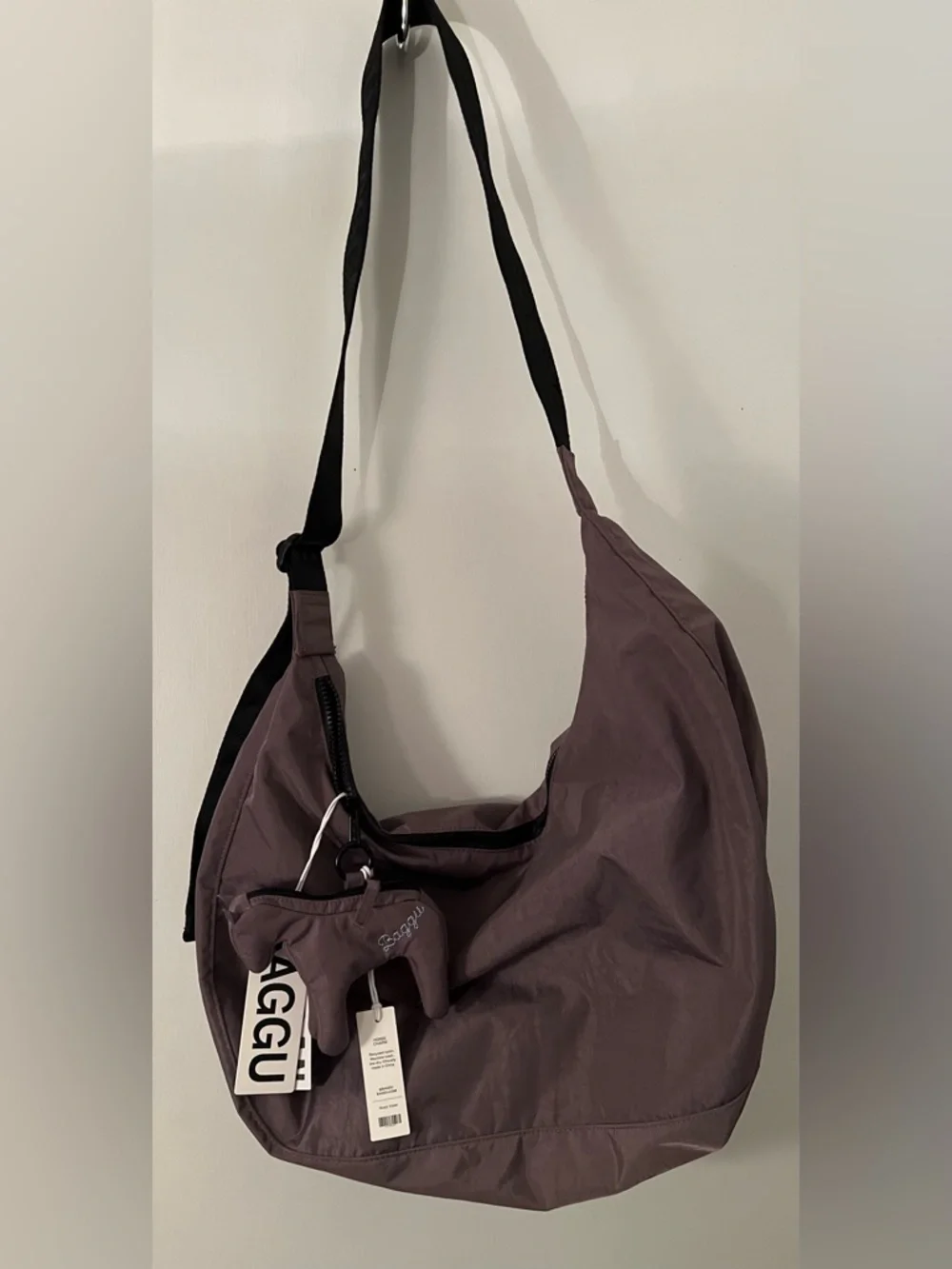 BAGGU dusty violet large nylon crescent and horse charm - Picture 3 of 6